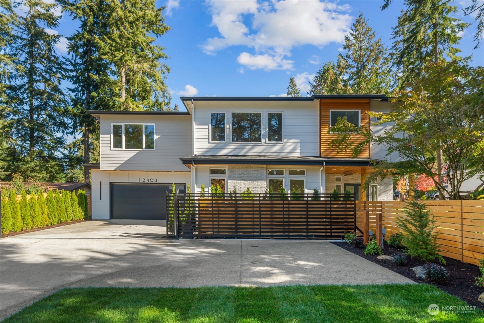 Property Photo:  12408 NE 75th Street  WA 98033 