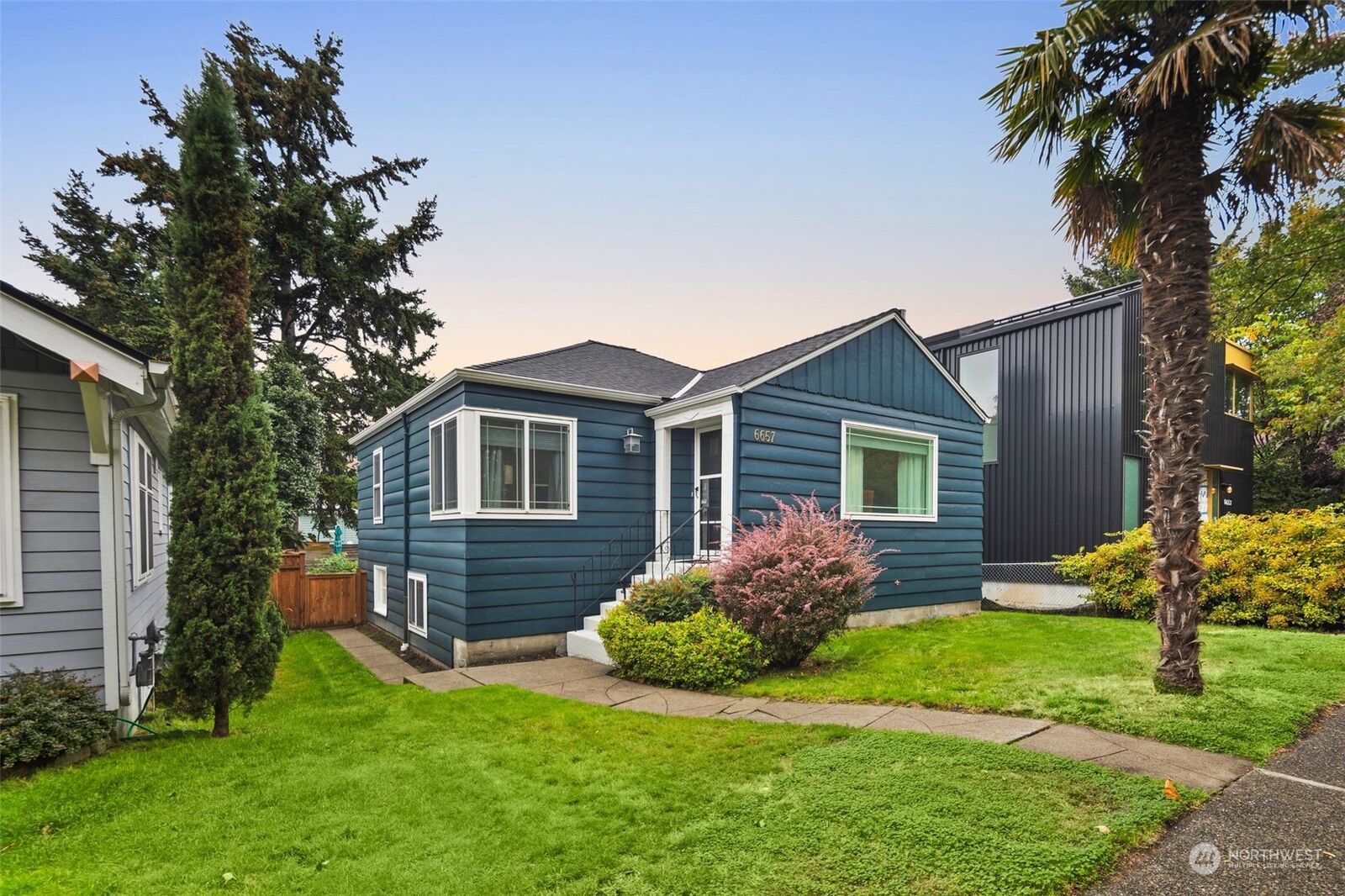 Property Photo:  6657 Ellis Avenue S  WA 98108 
