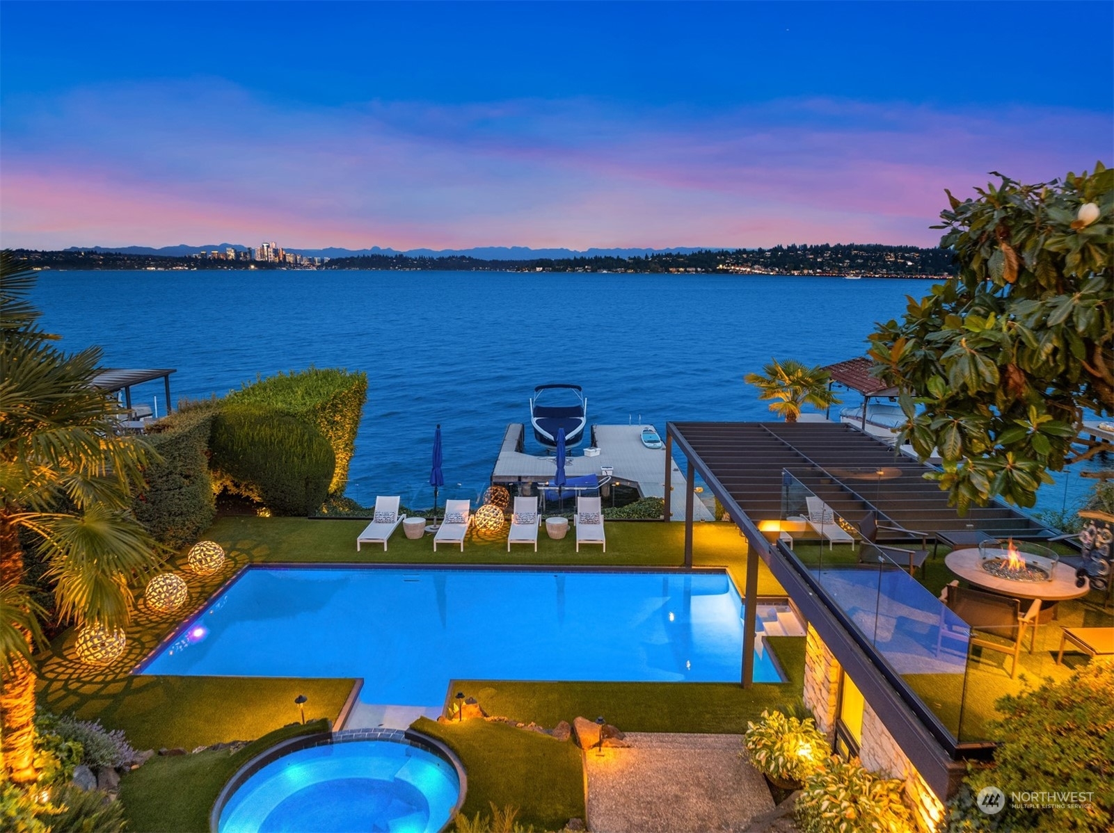 Property Photo:  808 Lakeside Avenue S  WA 98144 