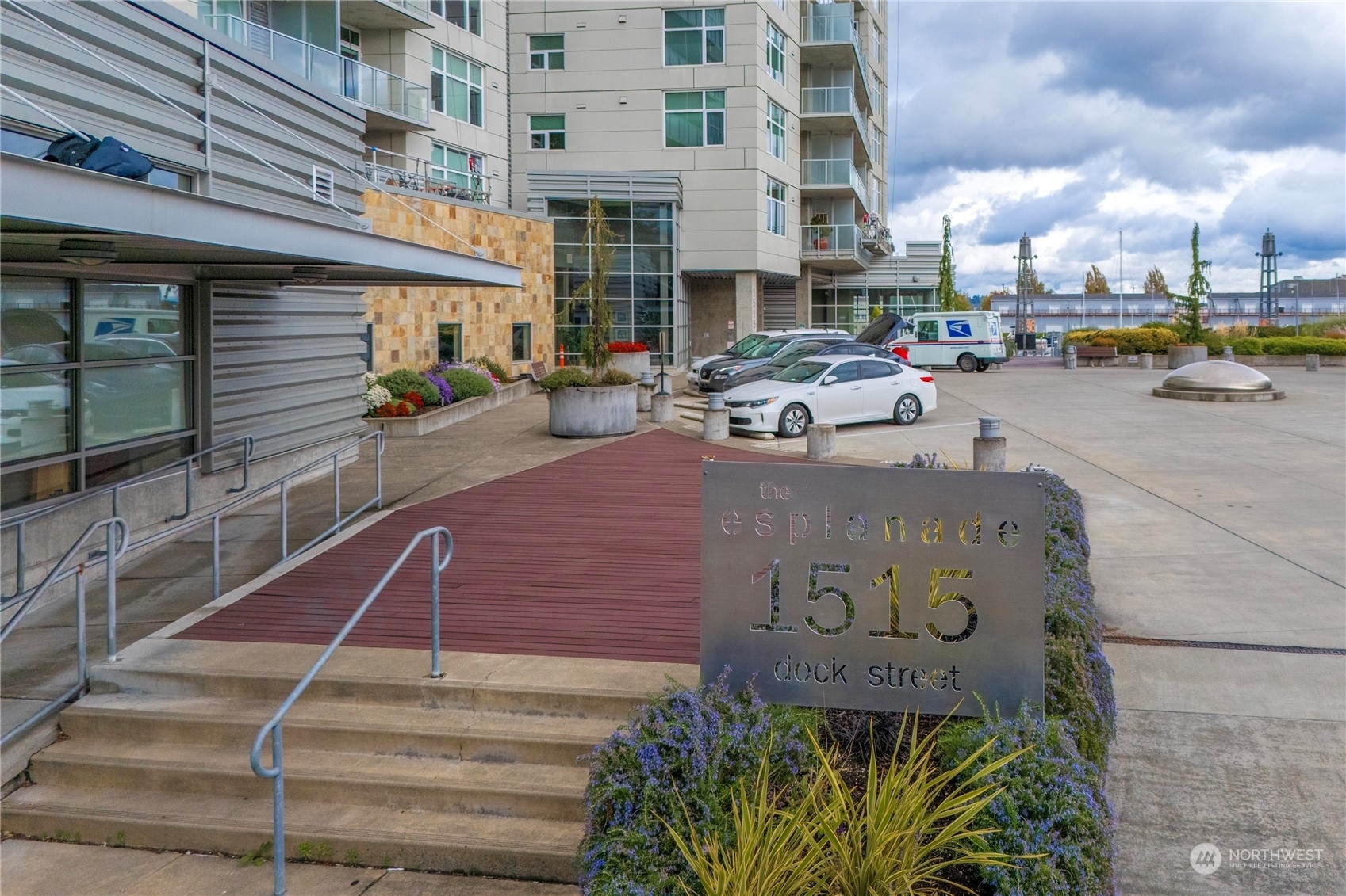 Property Photo:  1515 Dock Street 404  WA 98402 