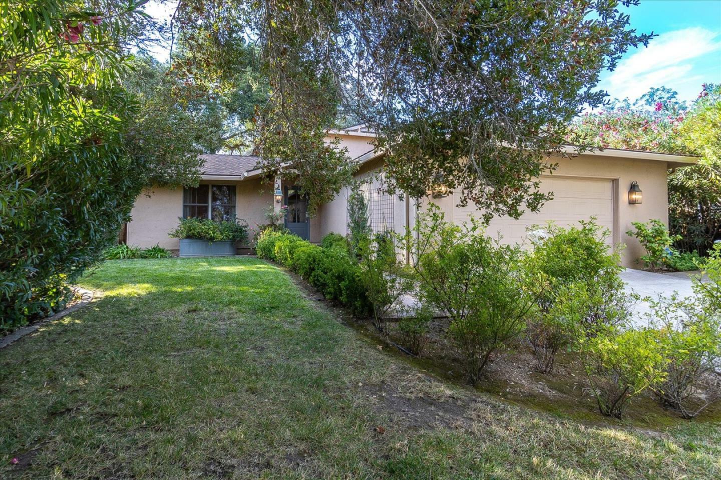 Property Photo:  131 Calle El Padre  CA 95032 