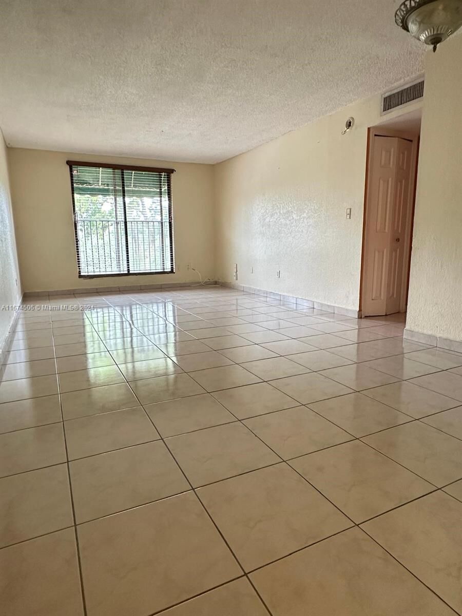 Property Photo: 606 W 81st St 305 FL 33014