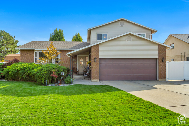 Property Photo:  2233 W Bonanza Ct  UT 84095 