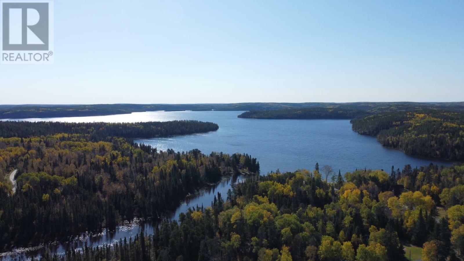 Photo de la propriété:  29 Hawk Lake Rd.  ON P0X 1H0 