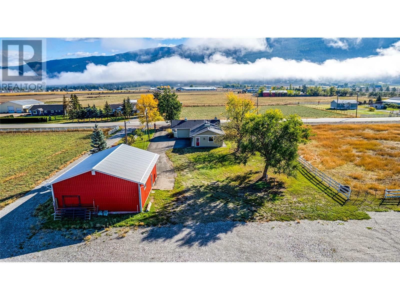 Photo de la propriété:  1829 Pleasant Valley Road  BC V0E 1B2 