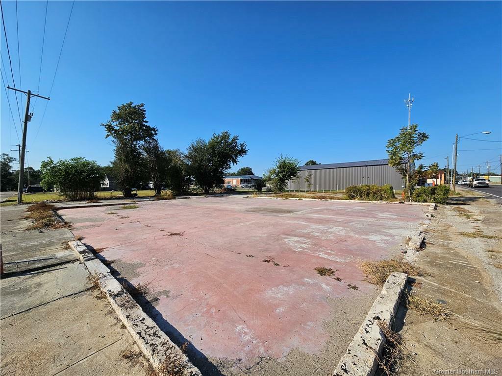 Property Photo:  319 E Napoleon Street  LA 70663 