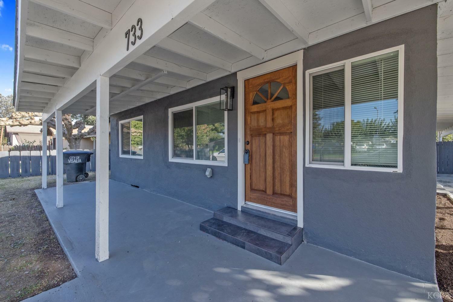 Property Photo:  733 W Prospect Avenue  CA 93291 