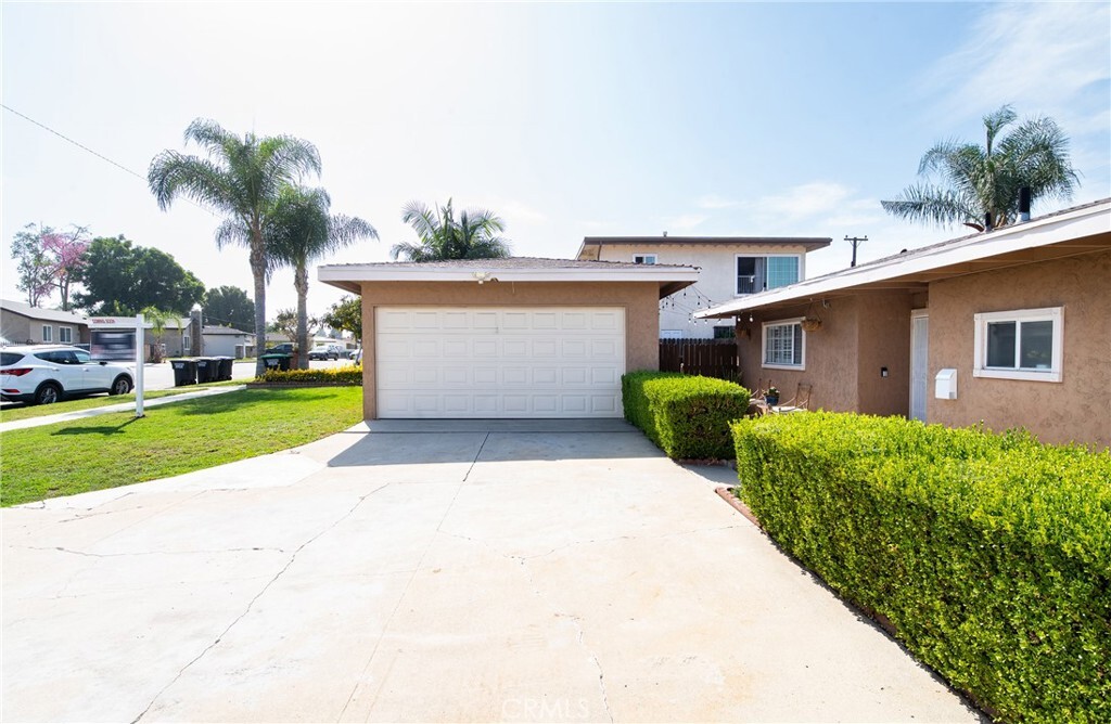 Property Photo: 10237 Mina Avenue CA 90605