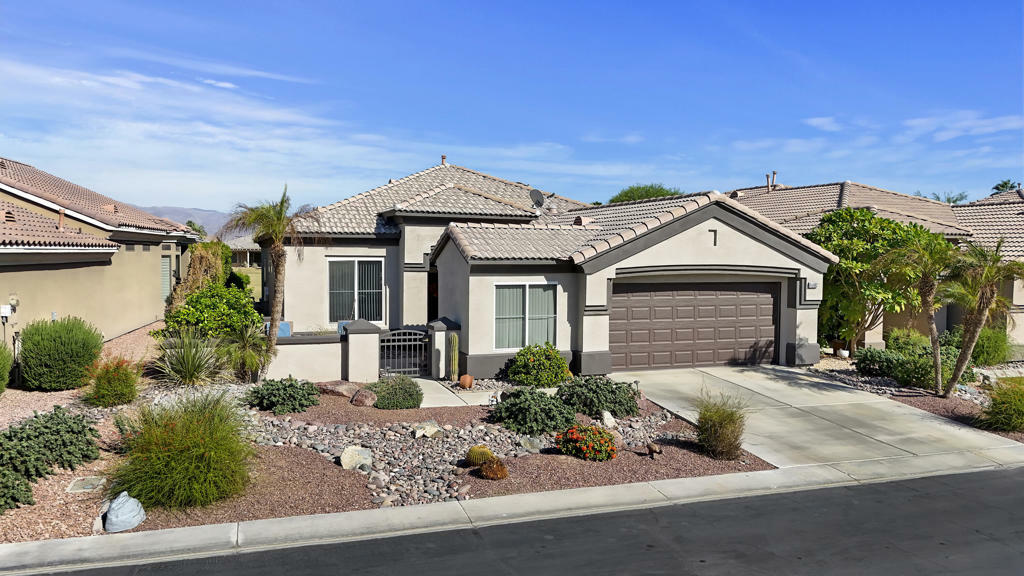 Property Photo:  43682 Old Troon Court  CA 92201 