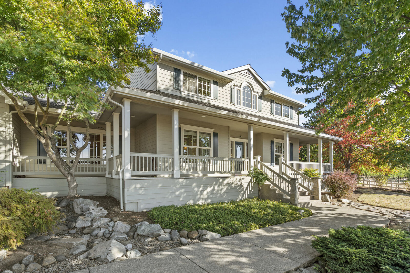 Property Photo: 3014 N Foothill Road OR 97504