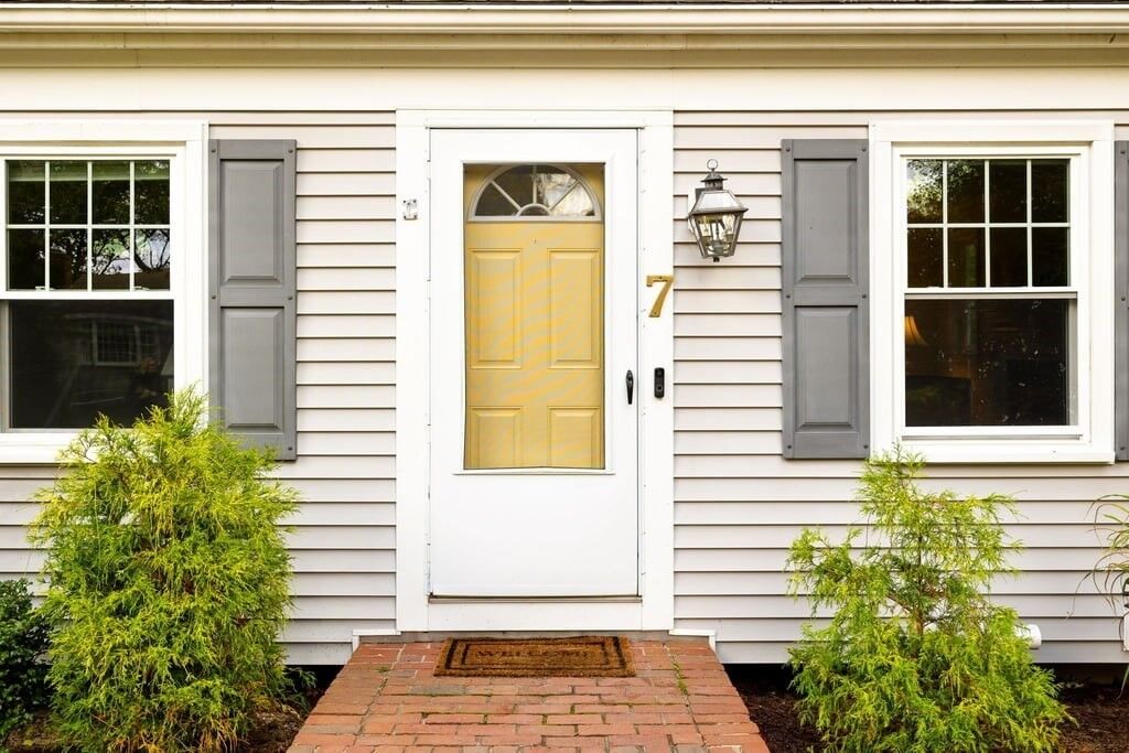 Property Photo:  7 Grist Mill Rd  MA 02645 