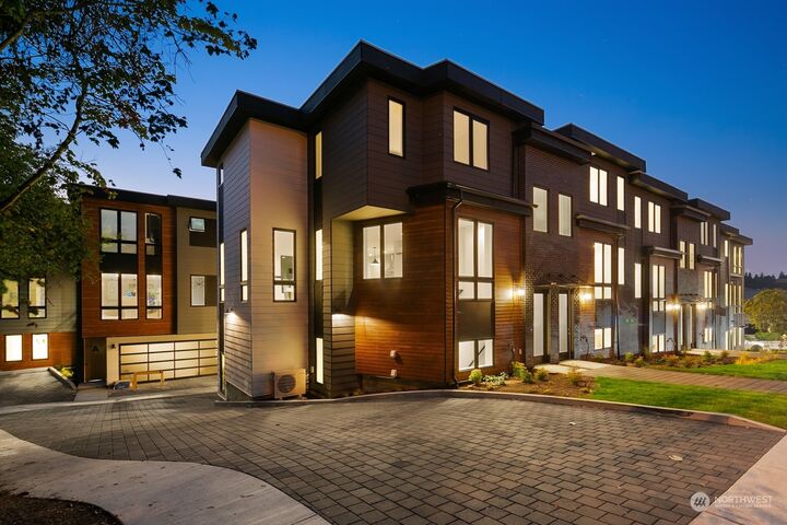 Property Photo: 117 6th Street C WA 98033