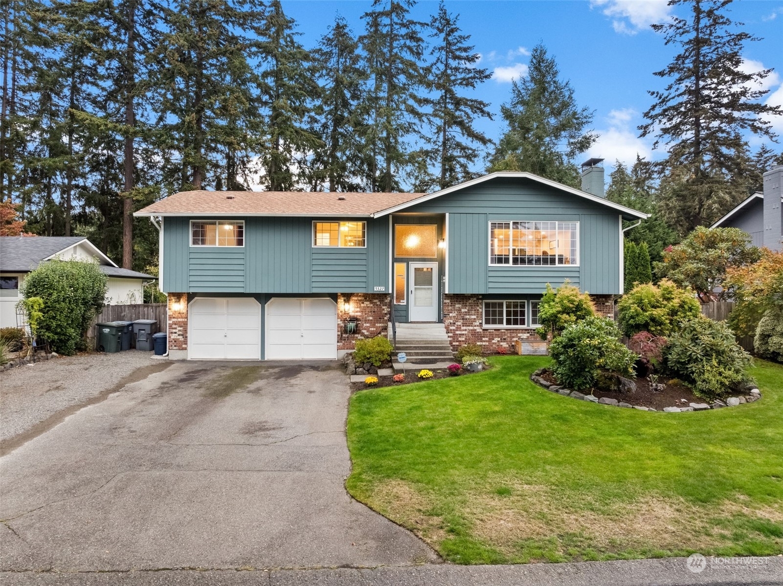 Property Photo:  5327 95th Avenue Ct W  WA 98467 