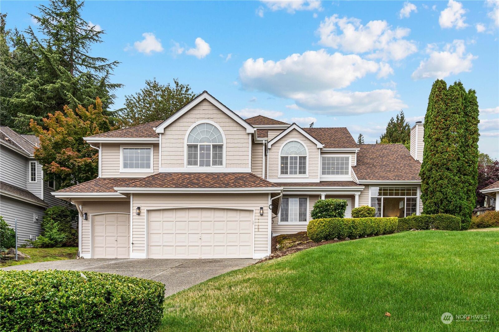 Property Photo: 17106 SE 29th Place WA 98008