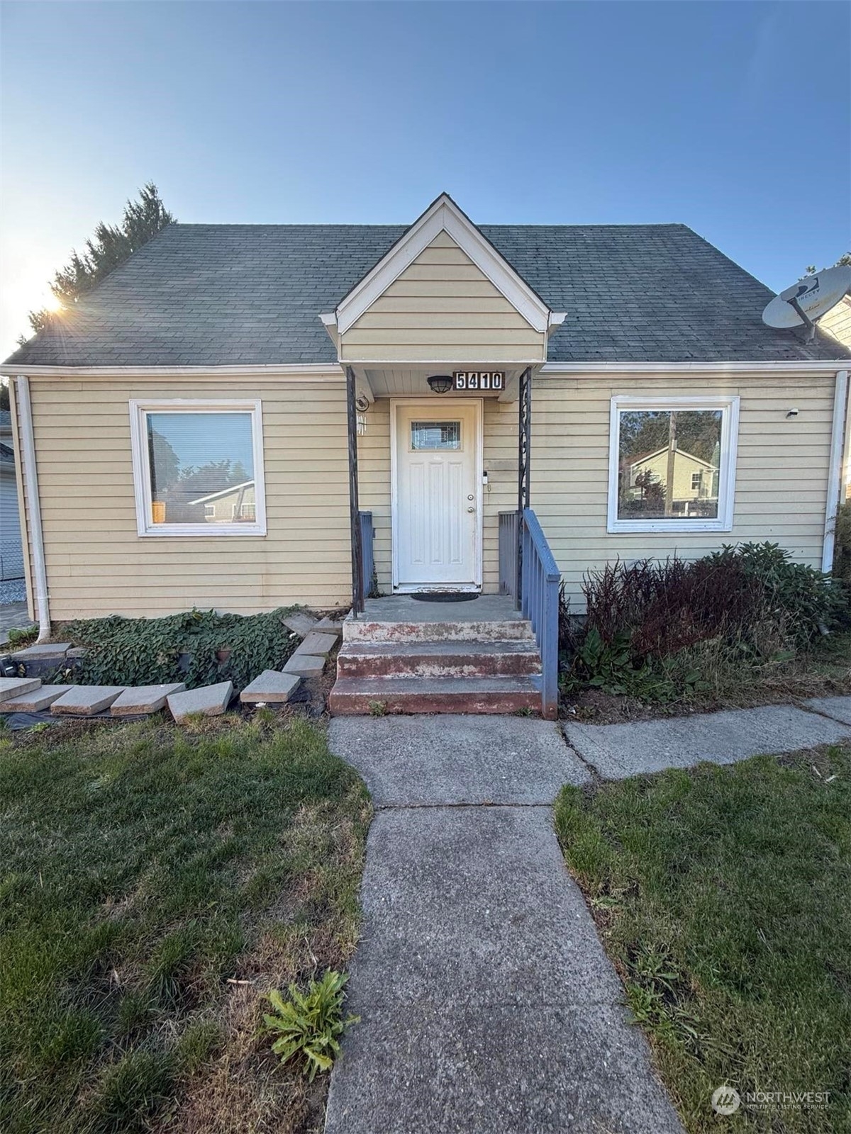 Property Photo:  5410 S Cushman Avenue  WA 98408 