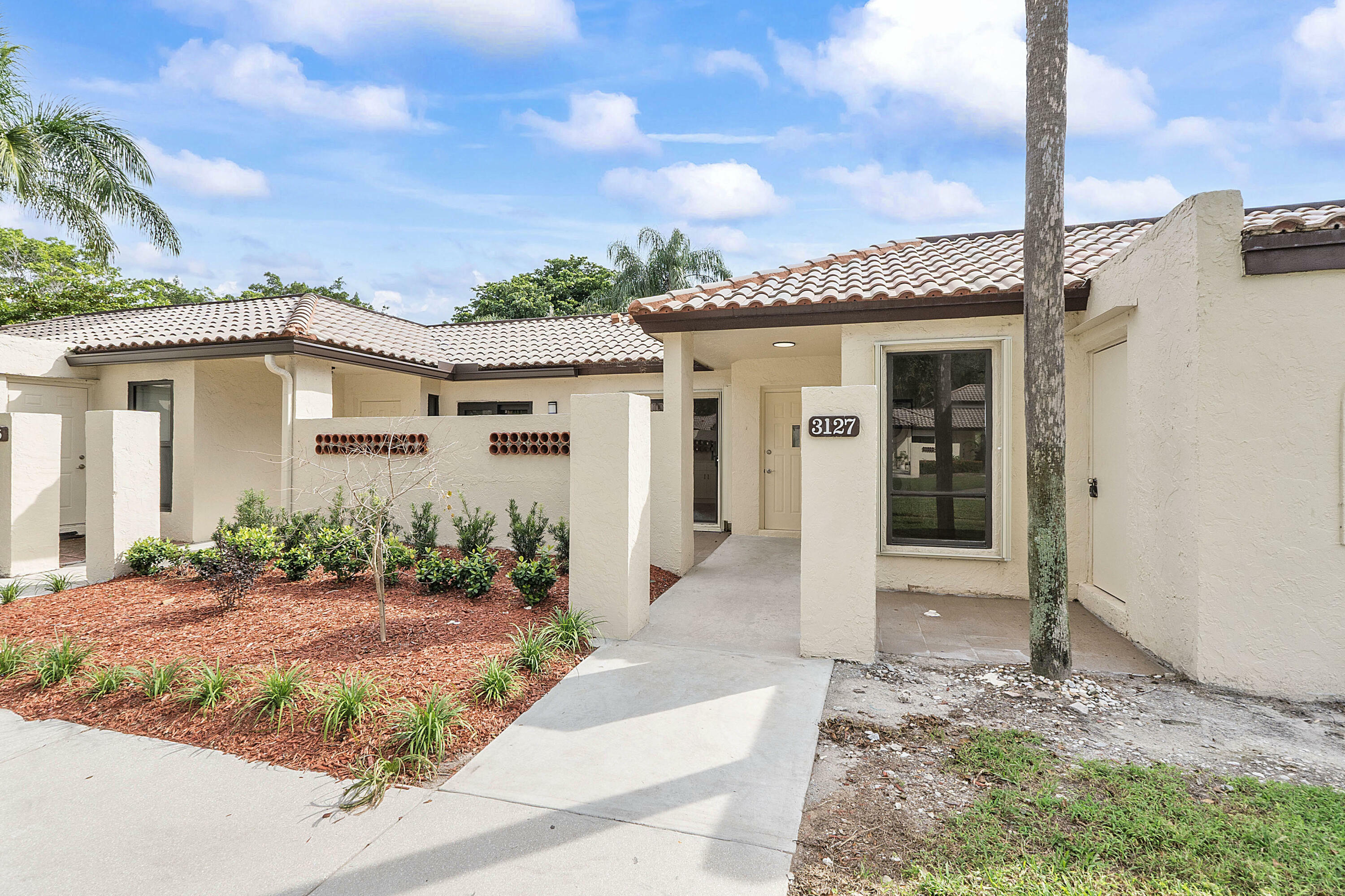 Property Photo:  3127 Kingswood Terrace  FL 33431 