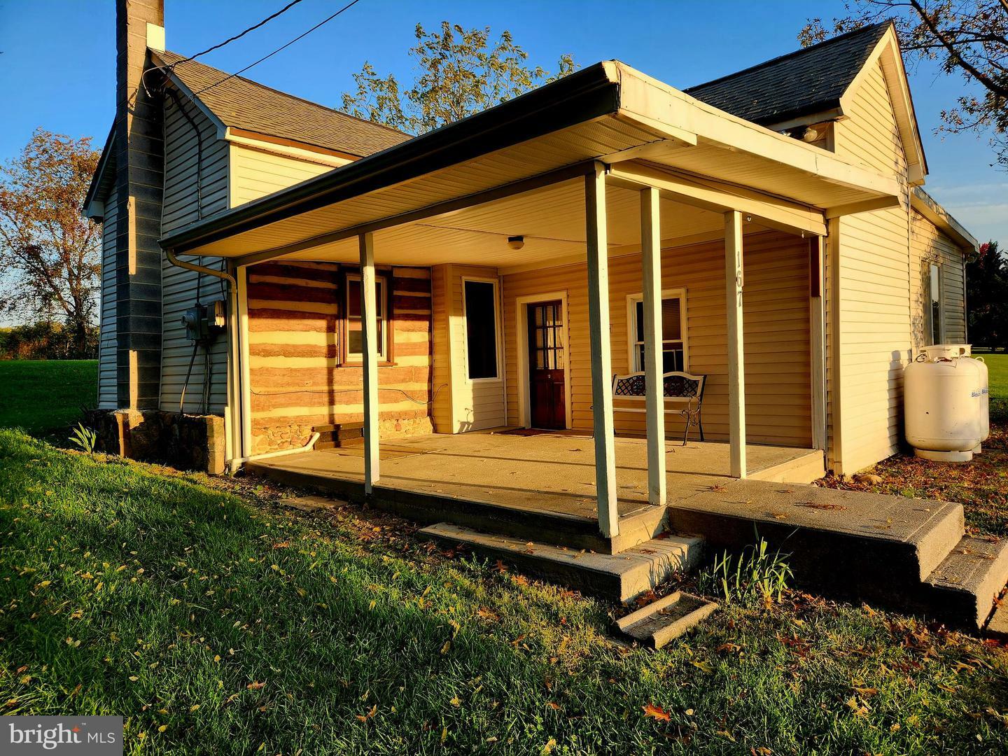 Property Photo: 167 Robinson Road VA 22630