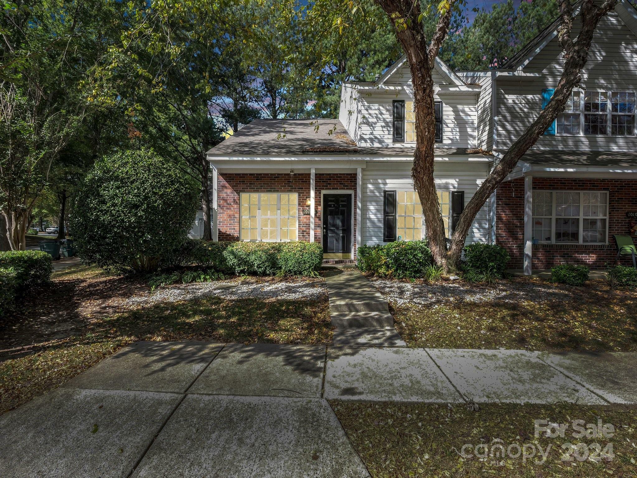 10105 Reindeer Way Lane  Charlotte NC 28216 photo