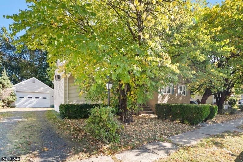 Property Photo:  196 E Stearns St  NJ 07065 