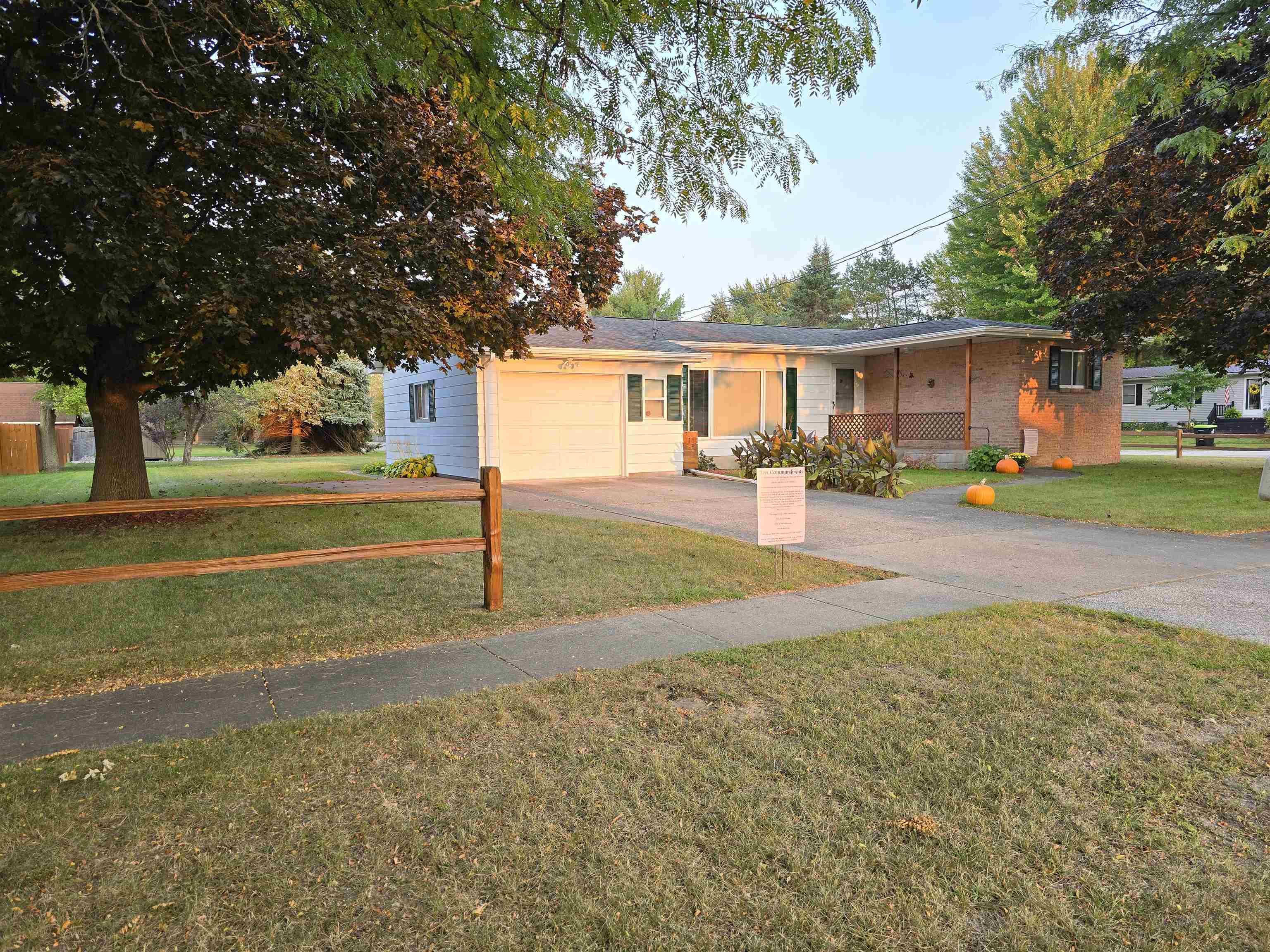 Property Photo:  719 Oakwood Street  MI 48650 