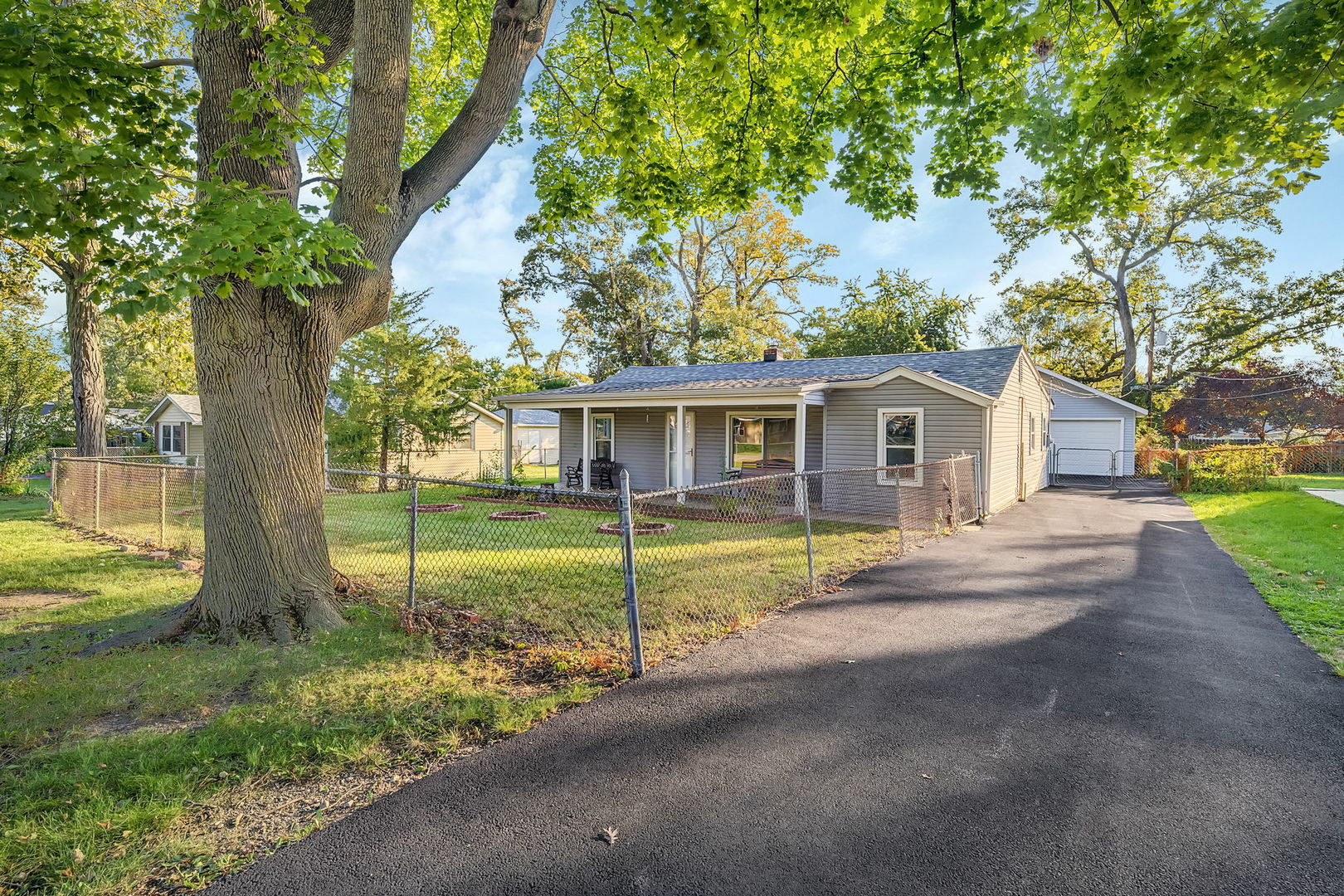 Property Photo:  822 S Calhoun Street  IL 60505 