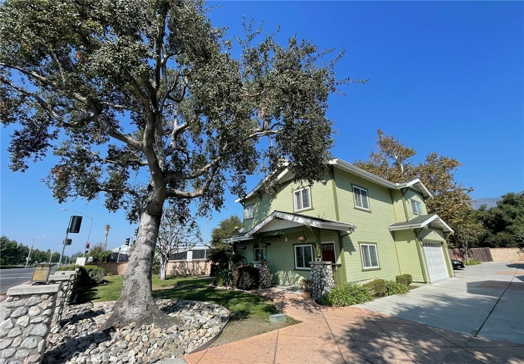 Property Photo:  901 Royal Oaks Drive  CA 91016 