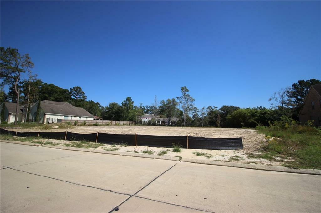 Property Photo:  1233 Bluffs Drive  LA 70461 