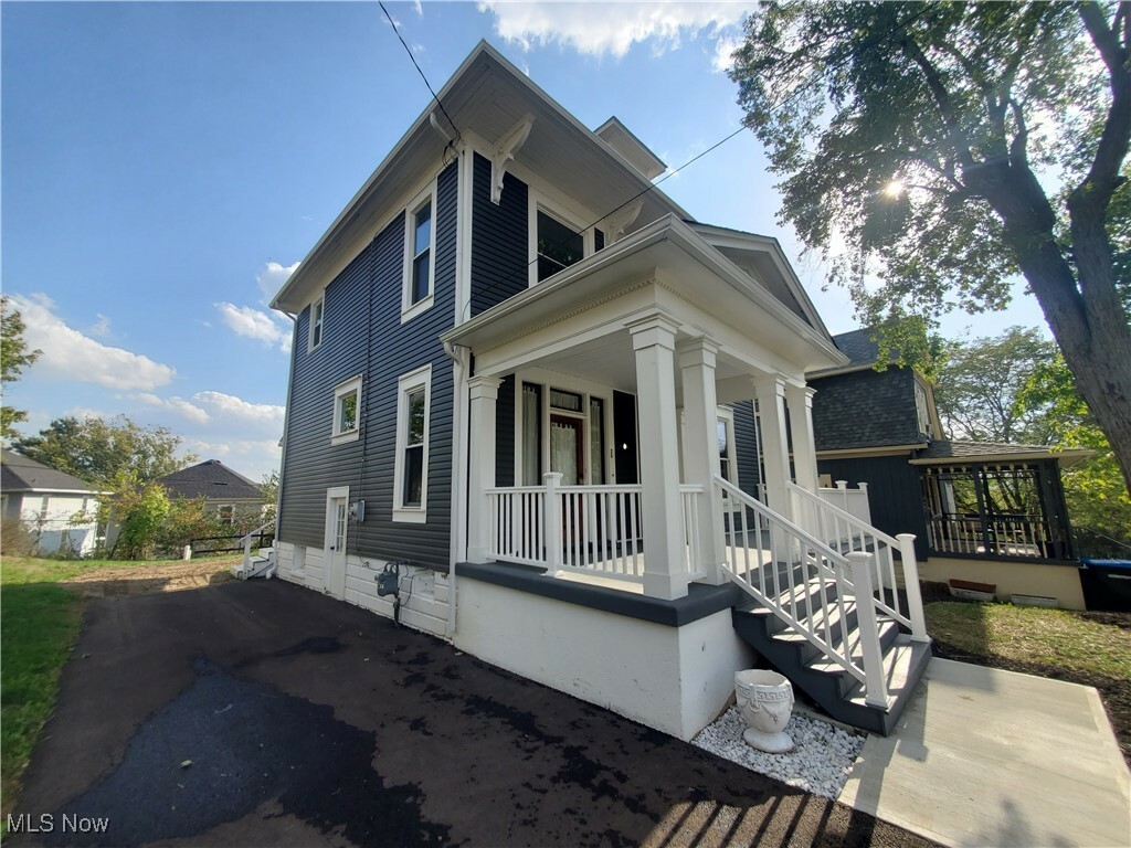 Property Photo:  742 Findley Avenue  OH 43701 