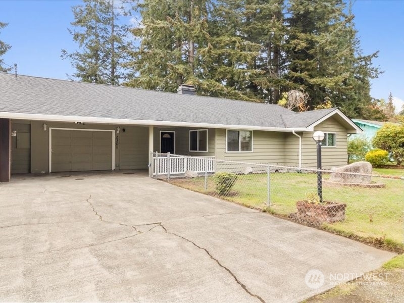 Property Photo:  2301 Larch St SE  WA 98503 