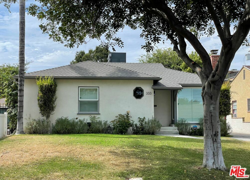 Property Photo:  333  W Spazier Ave  CA 91506 