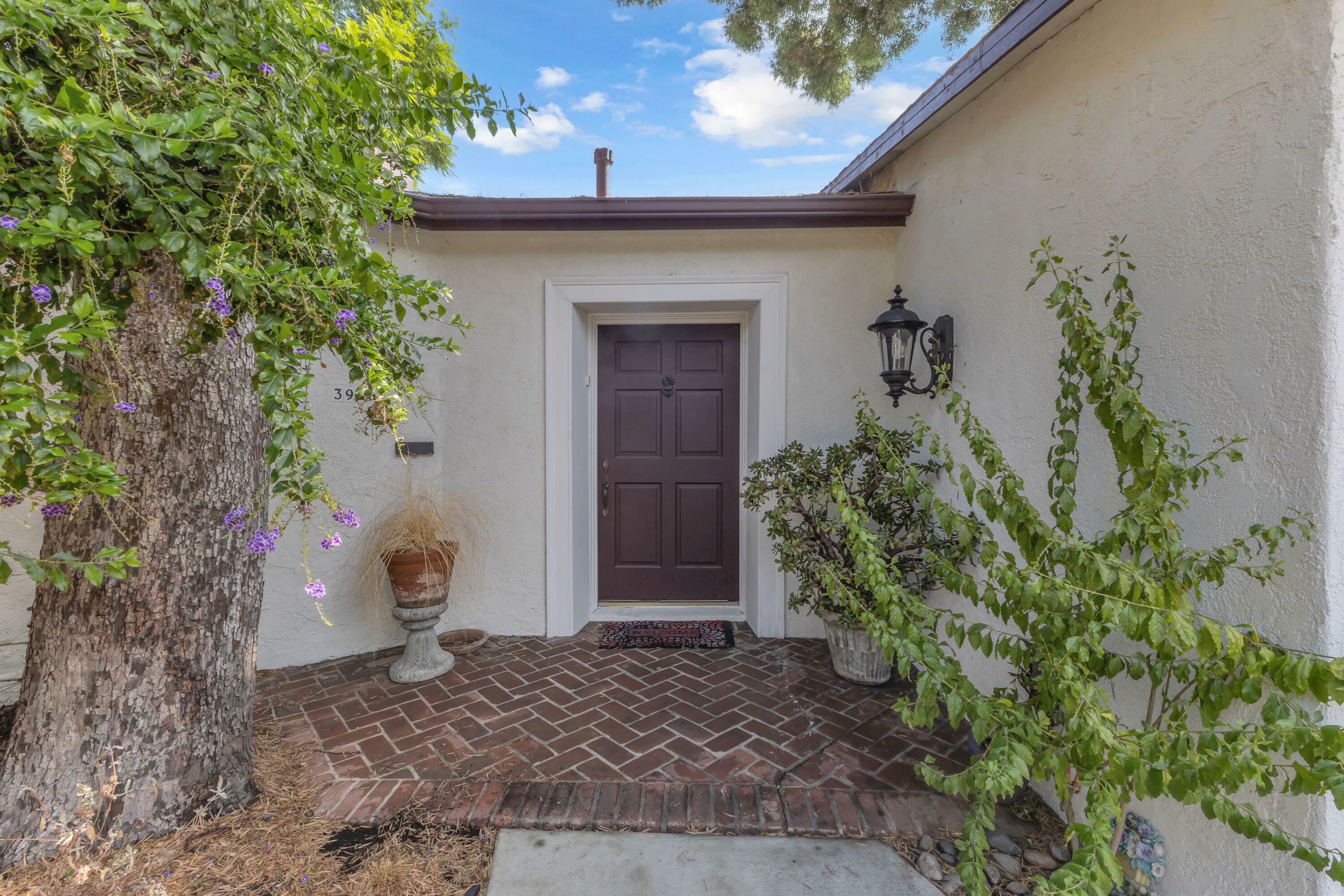 Property Photo:  3936 Roderick Road  CA 90065 