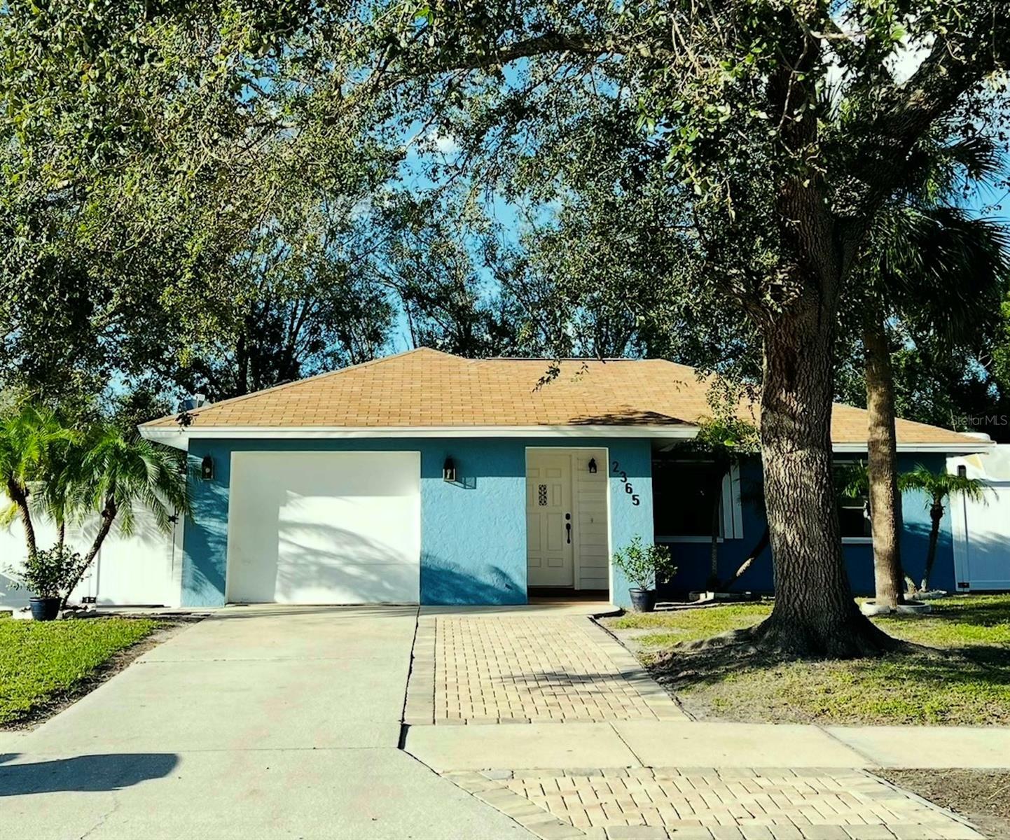 Property Photo:  2365 Spring Oaks Court  FL 34234 