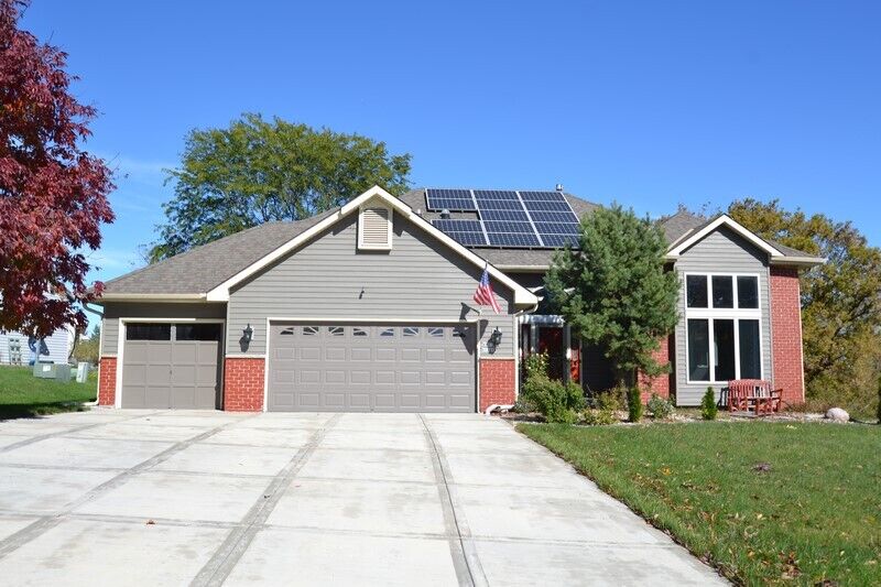 Property Photo:  W231n7458 E Stoneridge Ct  WI 53089 