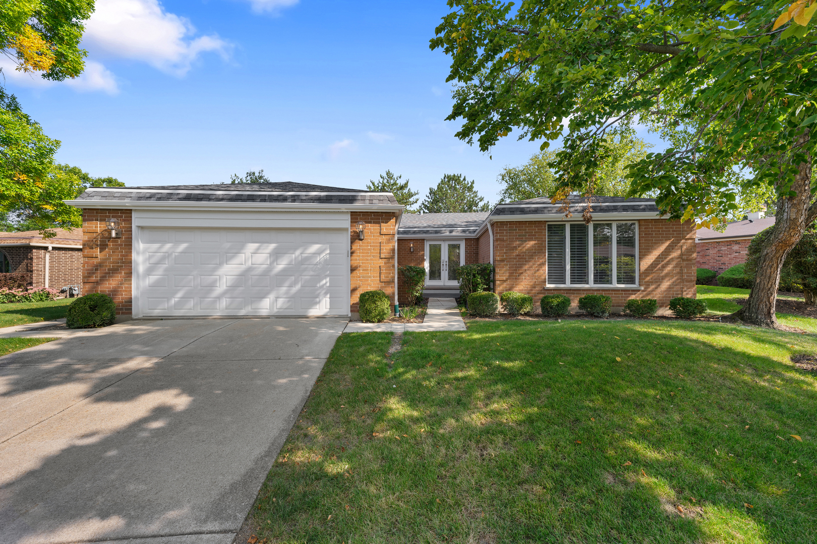 318 Basswood Drive  Northbrook IL 60062 photo