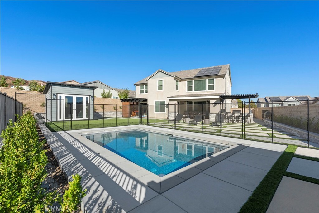 Property Photo:  25068 Aspen Falls Drive  CA 91387 