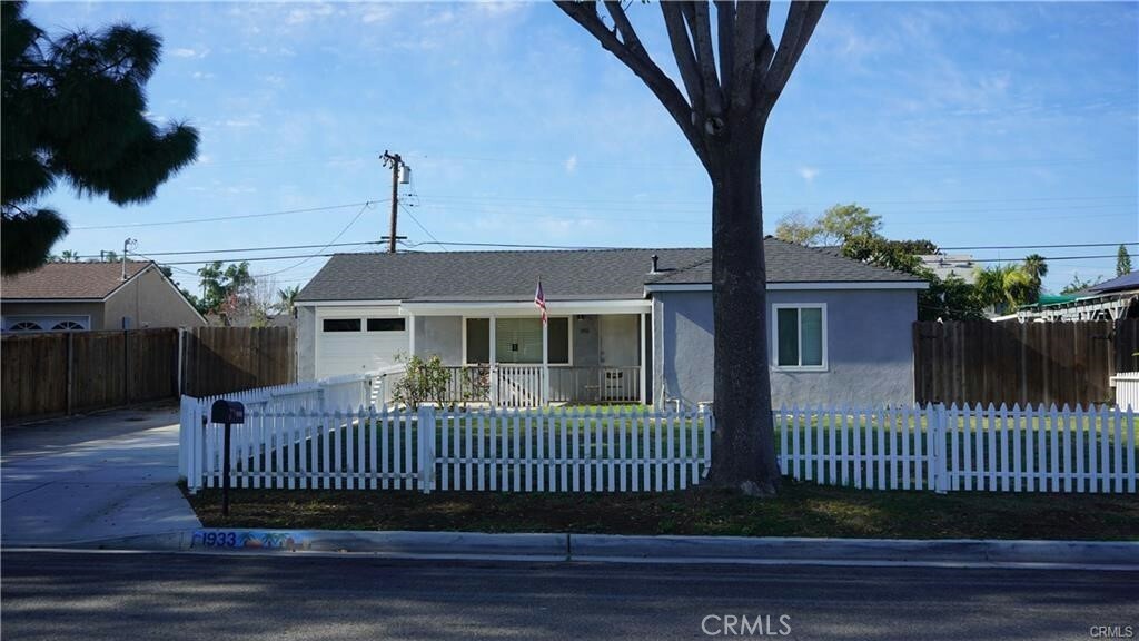 Property Photo:  1933 Federal Avenue  CA 92627 