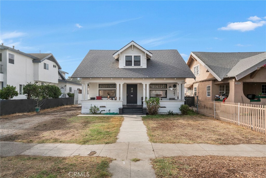 Property Photo:  1040 W 48th Street  CA 90037 