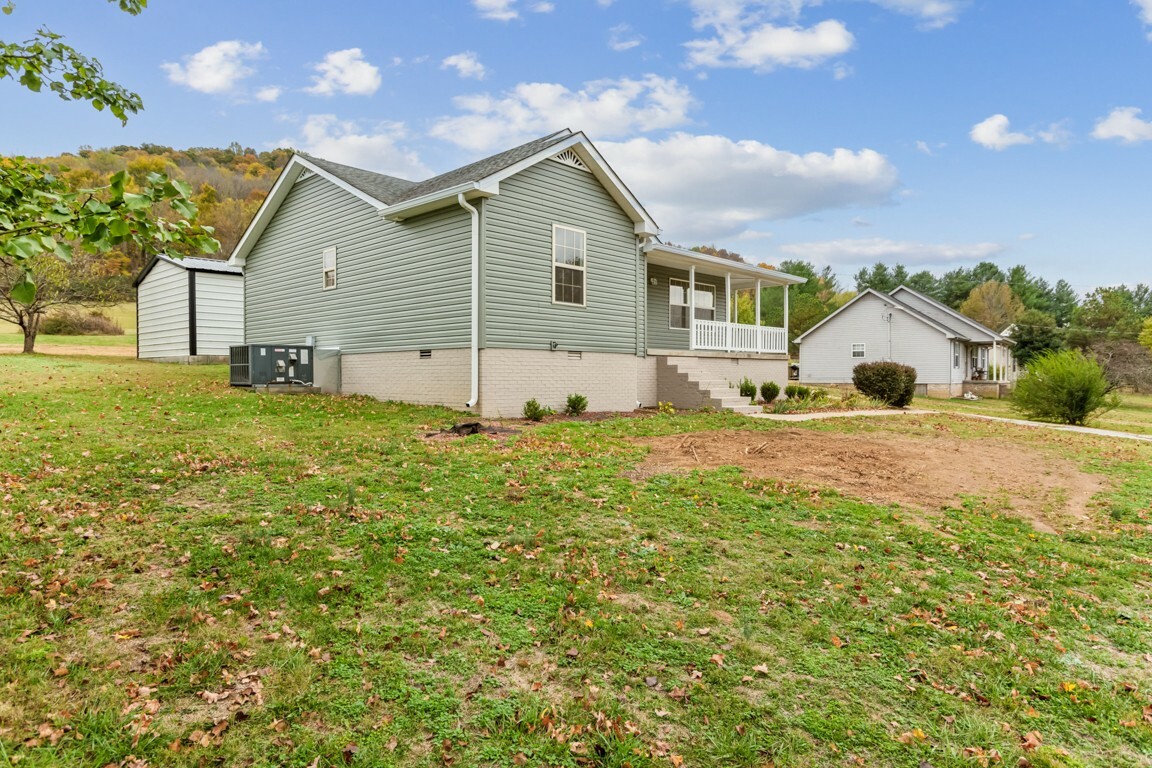 Property Photo:  6775 Hartsville Rd  TN 37057 