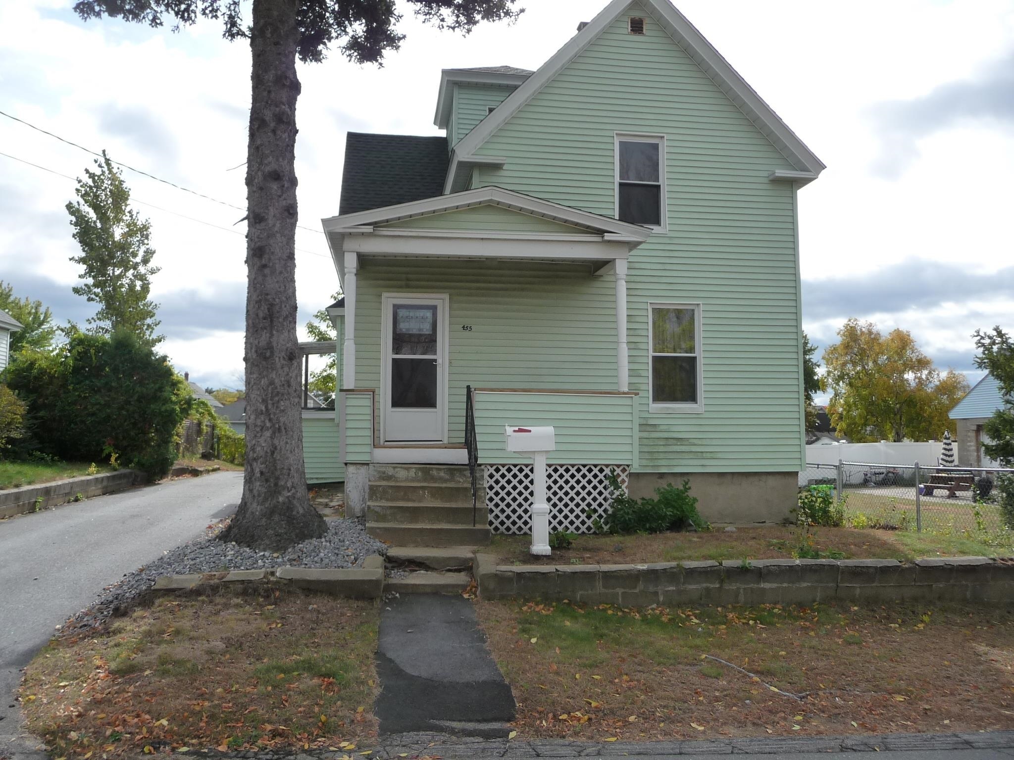 Property Photo:  455 Shasta Street  NH 03103 