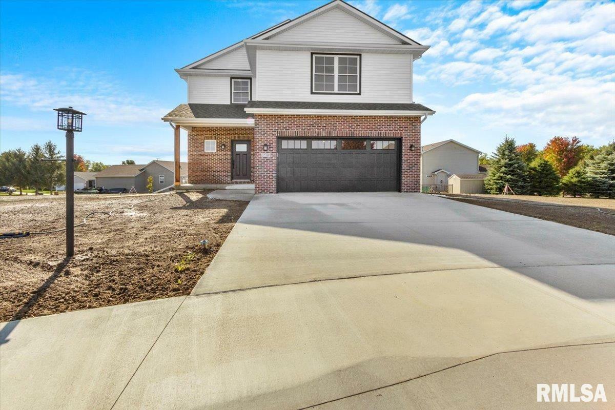 Property Photo:  1510 Clover Leaf Lane  IL 61548 