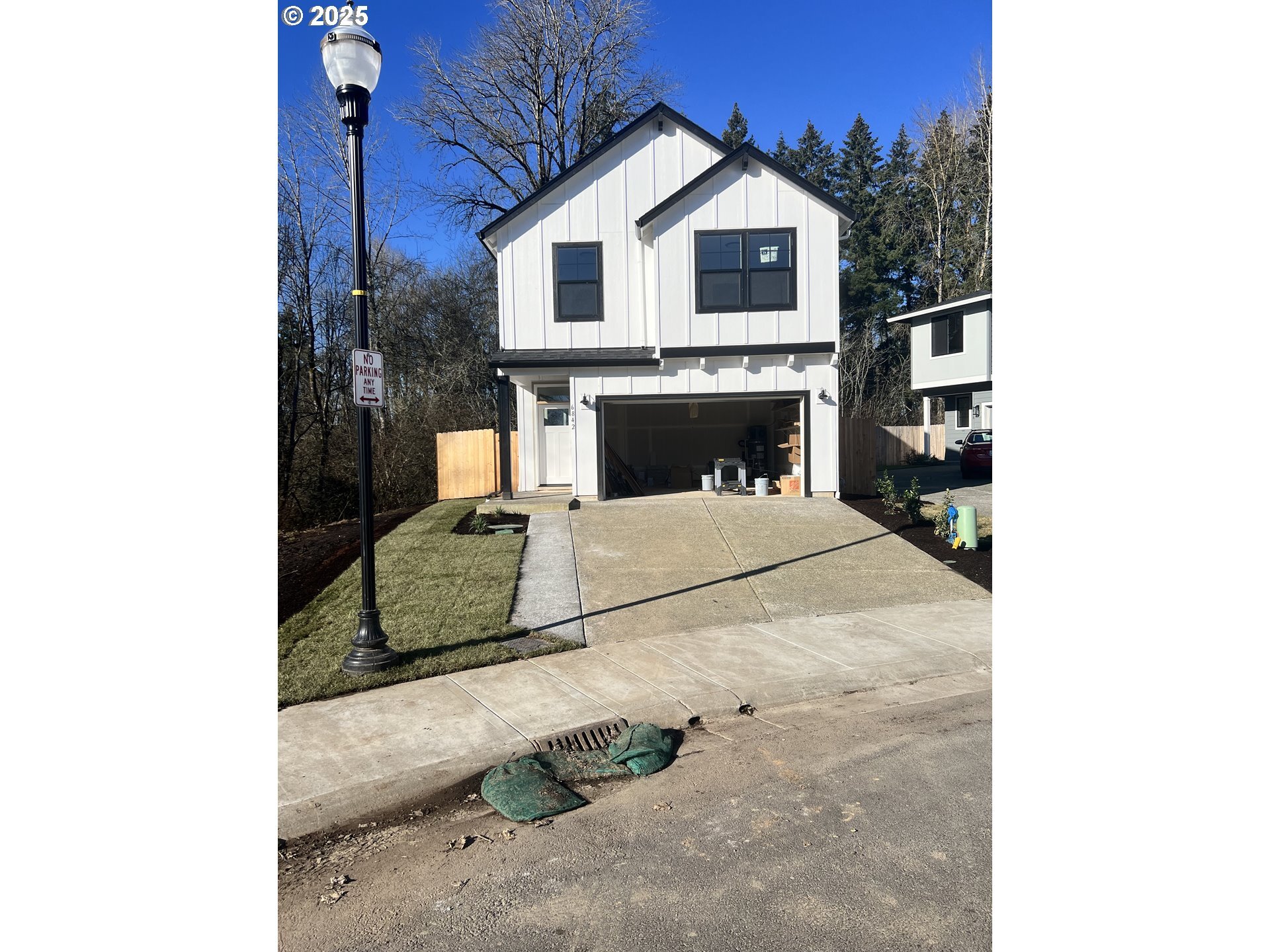 Property Photo: 6842 N Madison Cir WA 98642