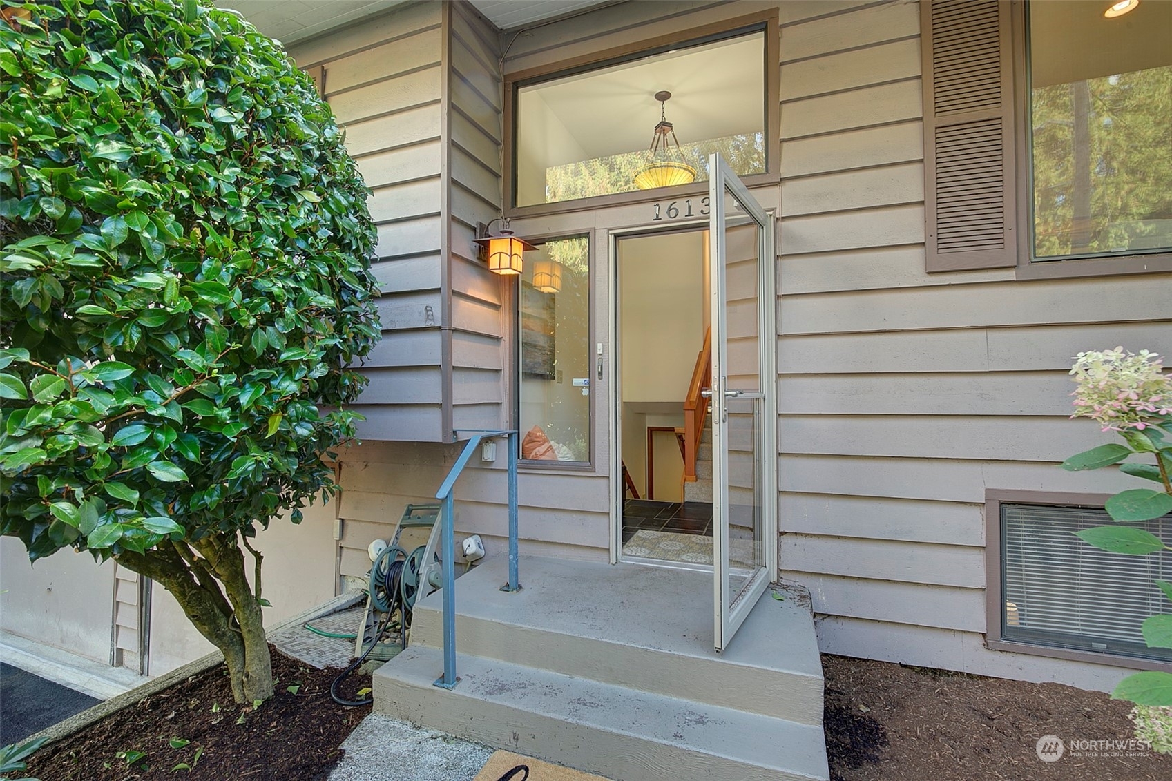 Property Photo:  1613 NW 191st Street  WA 98177 