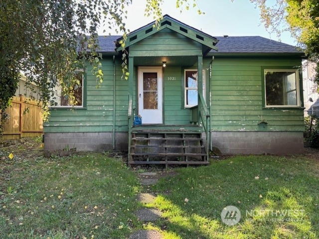 Property Photo:  5921 32nd Avenue SW  WA 98126 