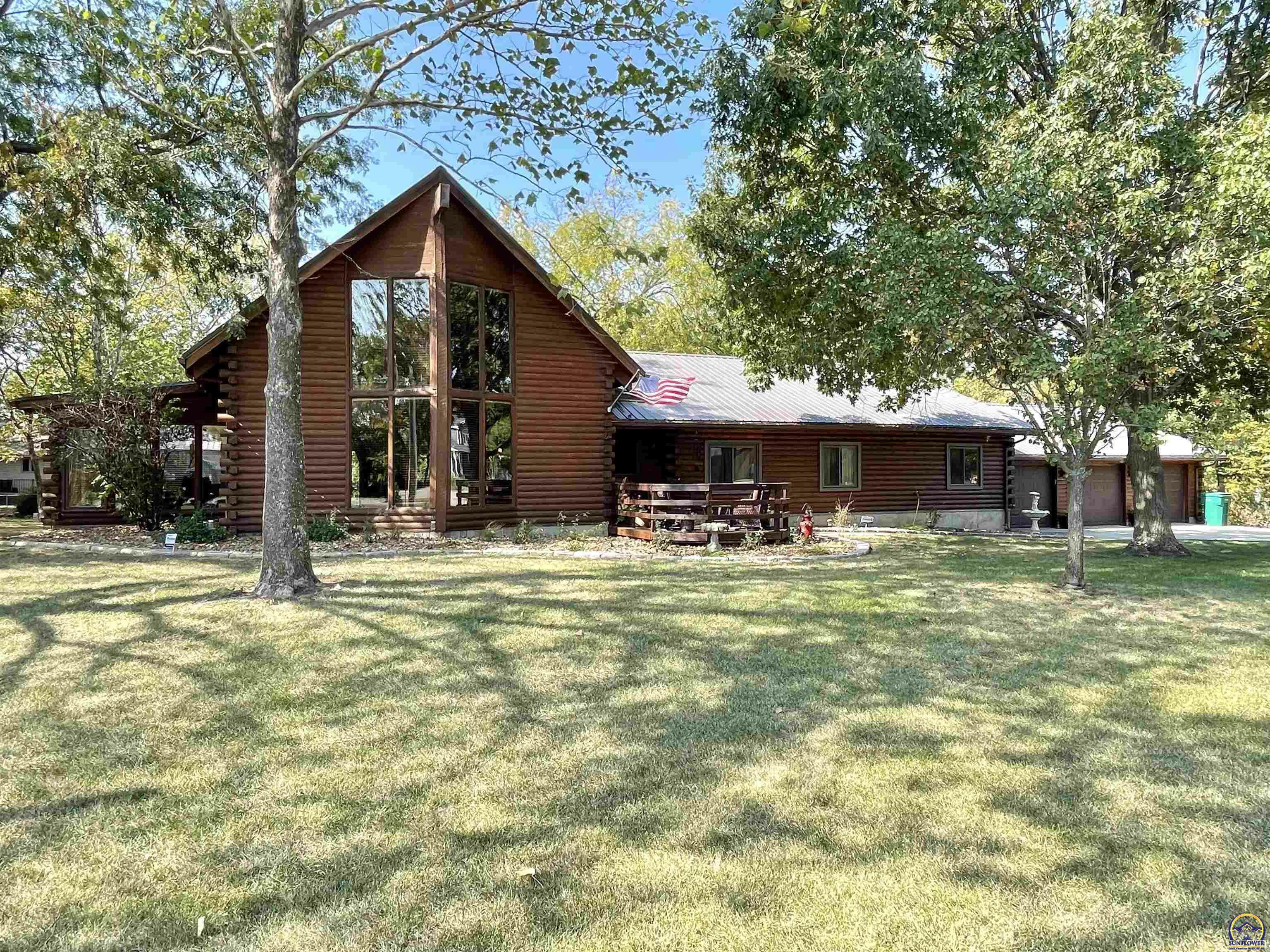 Property Photo:  6921 Lake Ridge Pkwy  KS 66070 