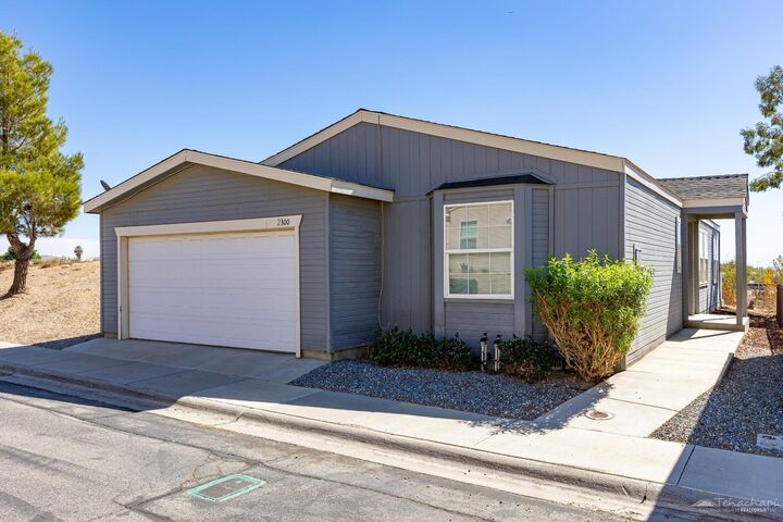 2300 Rangeview Drive  Rosamond CA 93560 photo