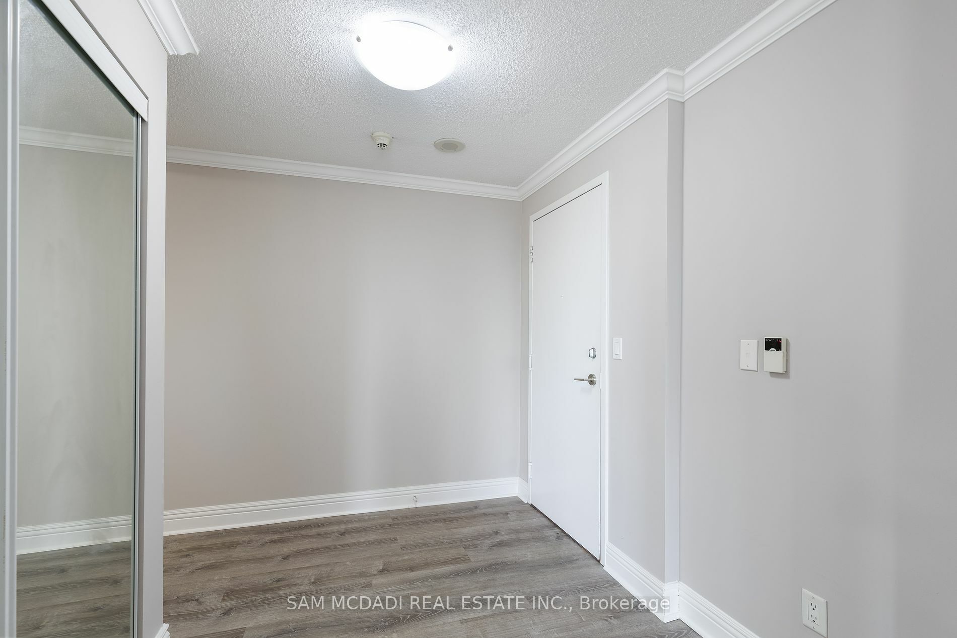 Property Photo:  3888 Duke Of York Blvd 2434  ON L5B 4P5 