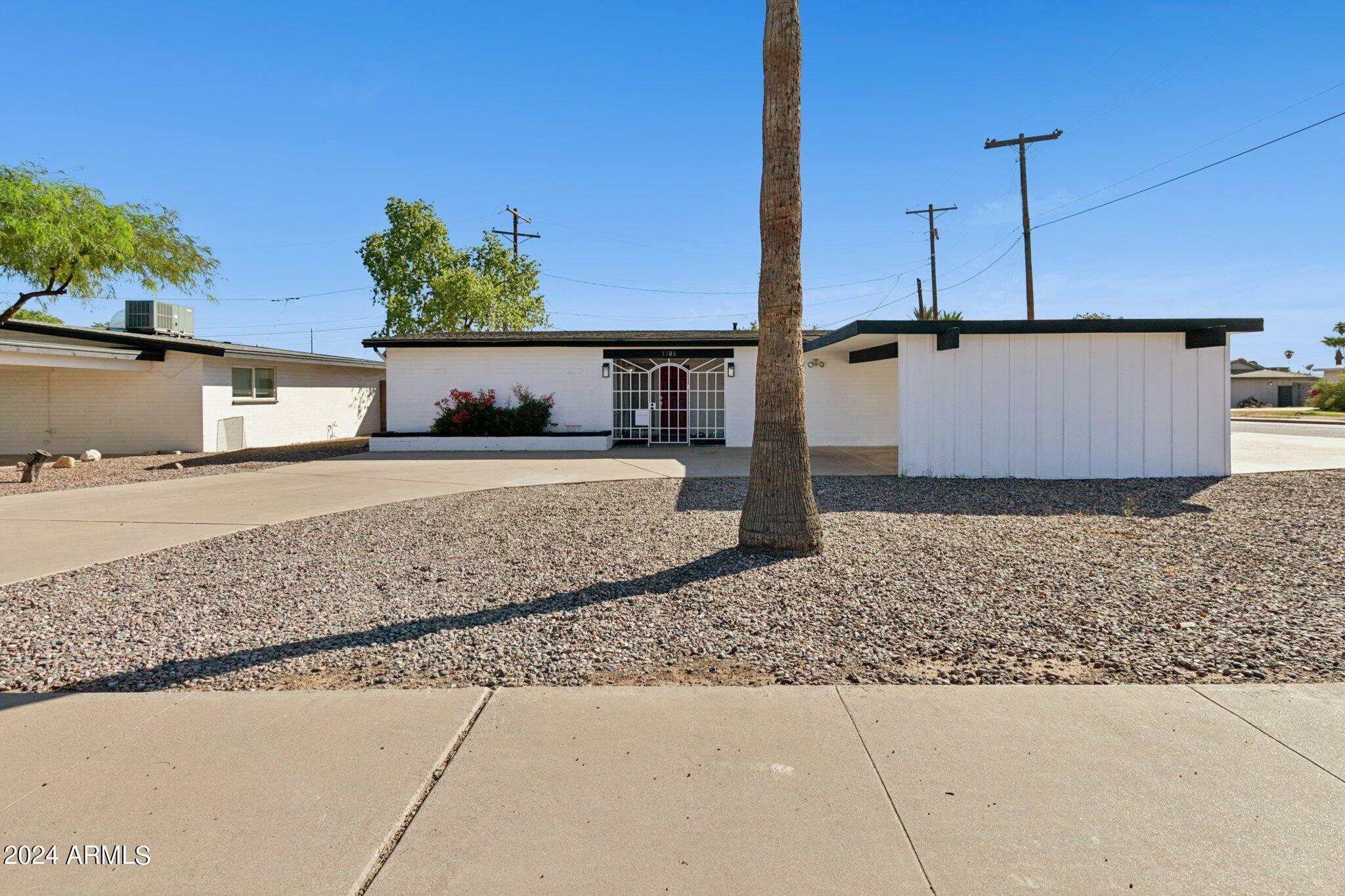 Property Photo:  1103 E Bluebell Lane  AZ 85288 