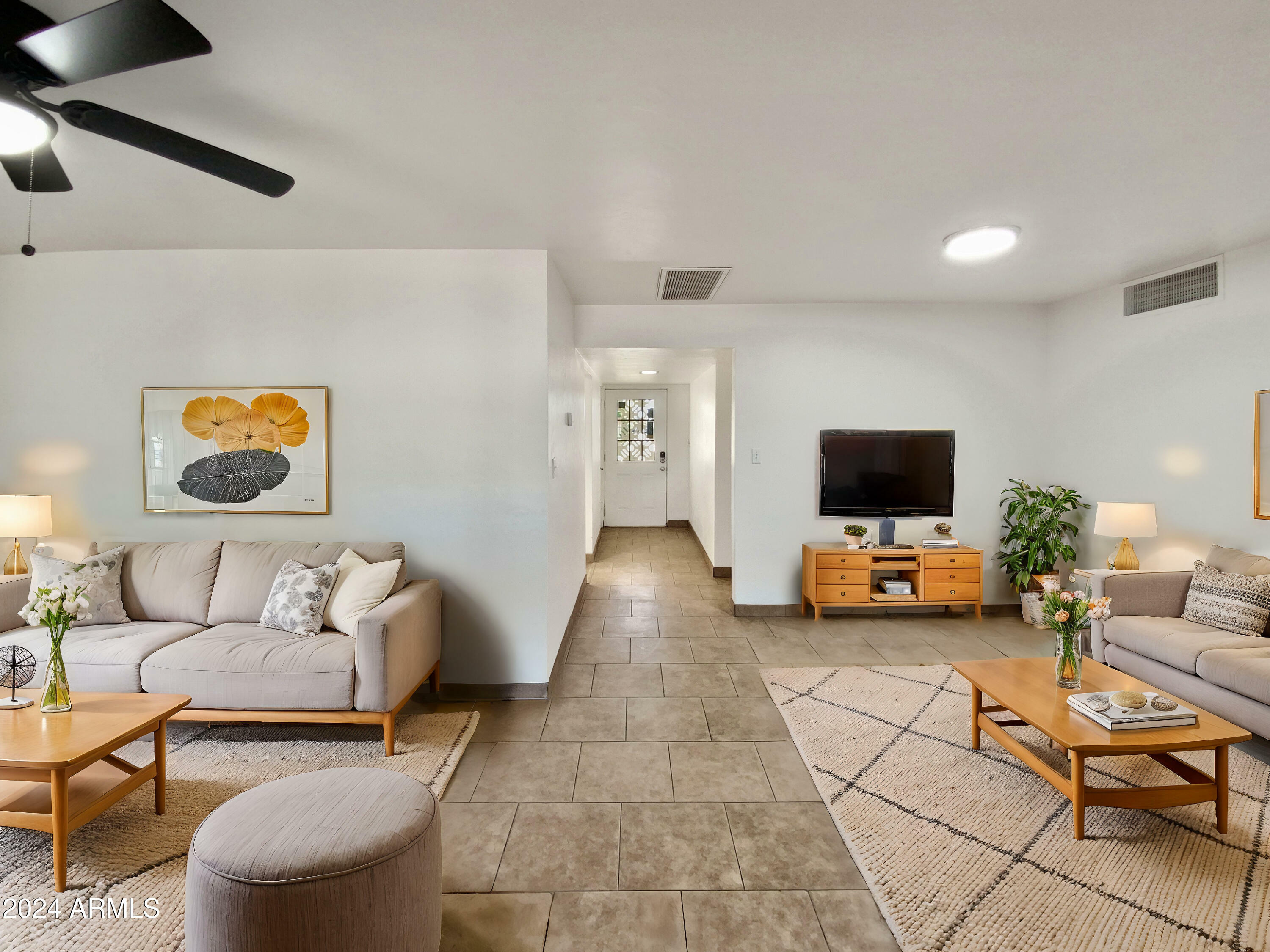 Property Photo:  1713 S Farmer Avenue  AZ 85281 