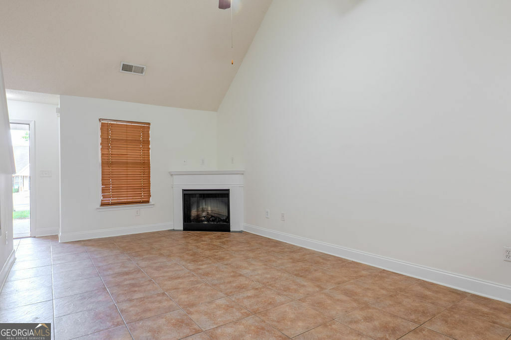 Property Photo:  516 Jaclyn Circle  GA 30253 