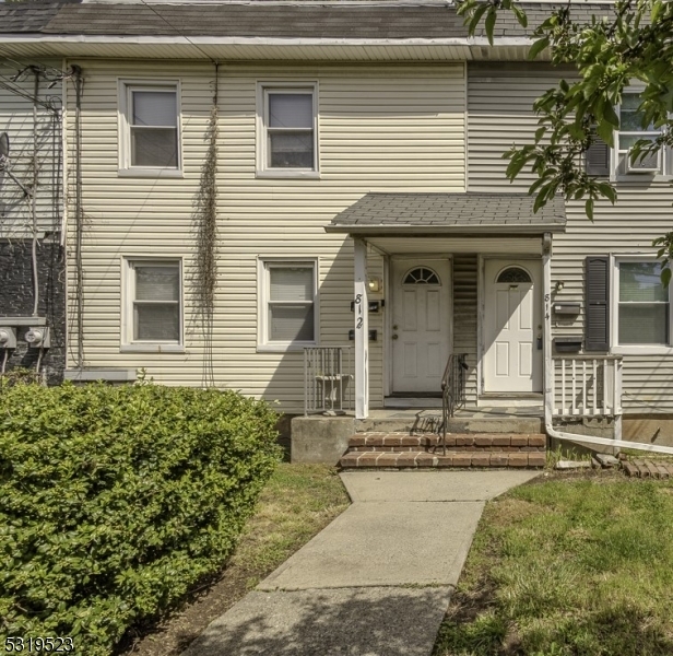 Property Photo:  812 E Hazelwood Ave  NJ 07065 